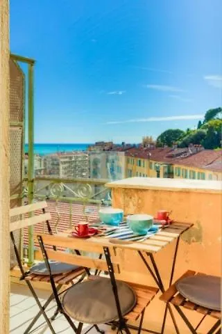 Апартаменты Le Palais Du Chateau Port De Nice Antiquaires